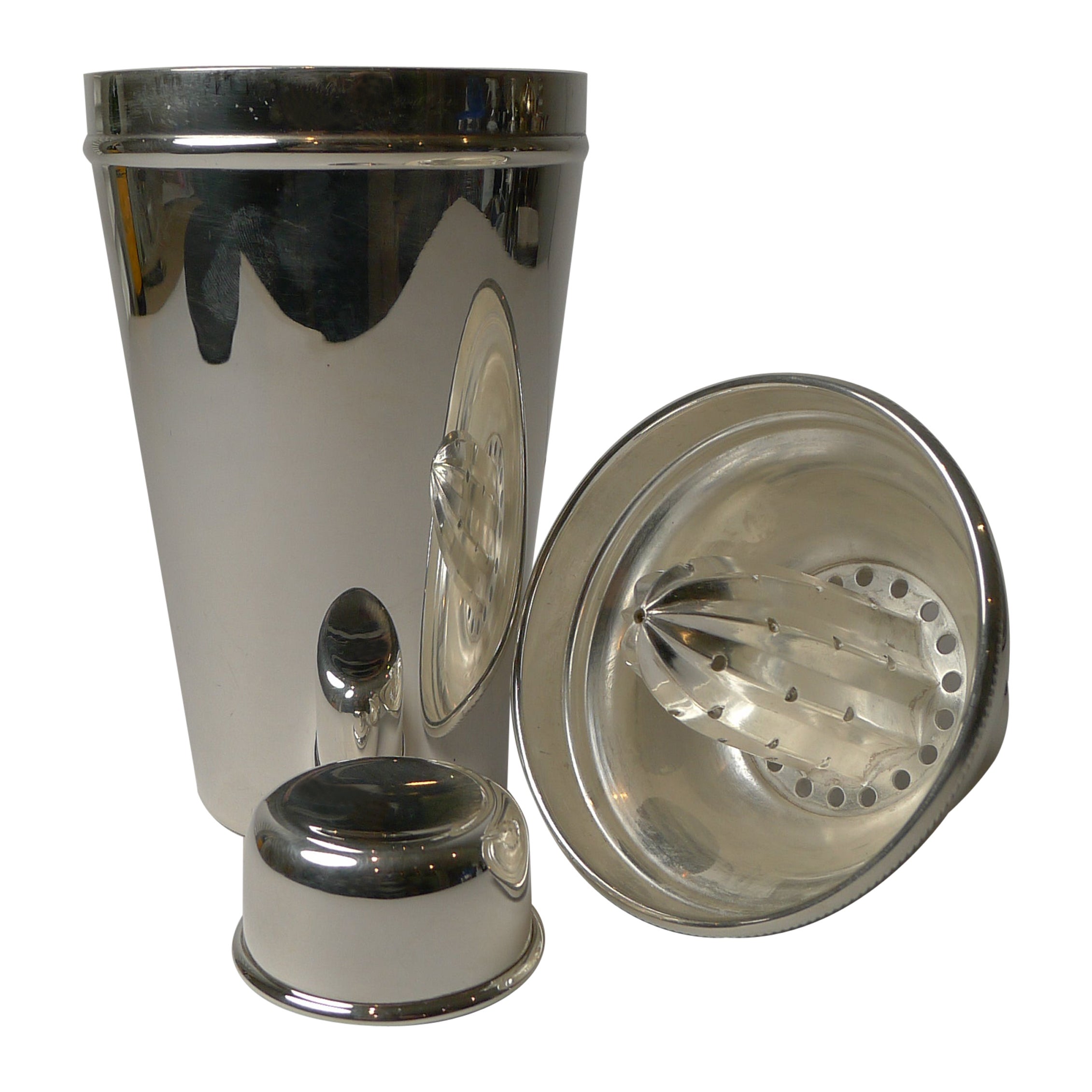 Harrods One Pint Cocktail Shaker With Integral Lemon Squeezer For Sale