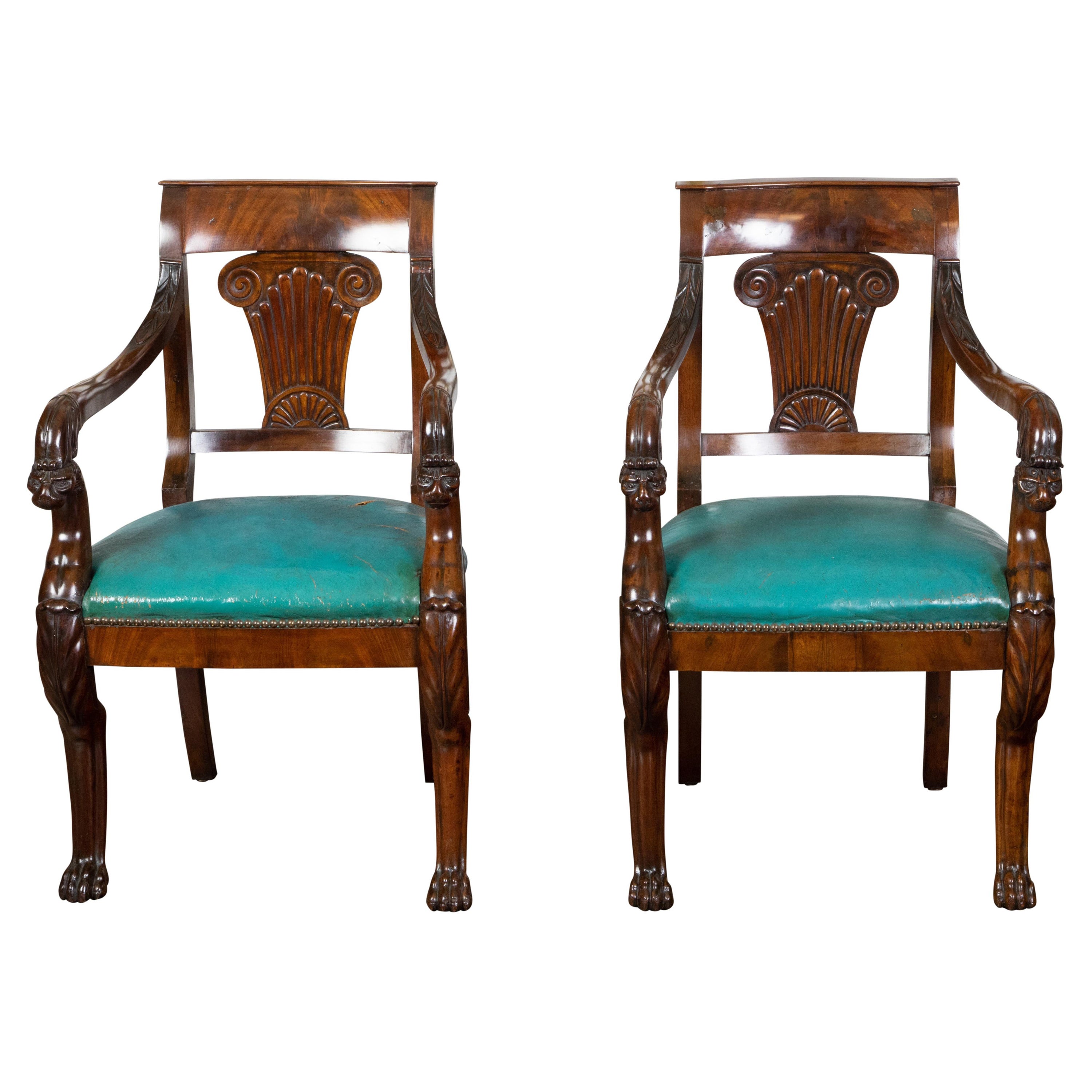 Pair of English Regency 1840s Mahogany Chairs with Ionic Capitals and Griffons For Sale