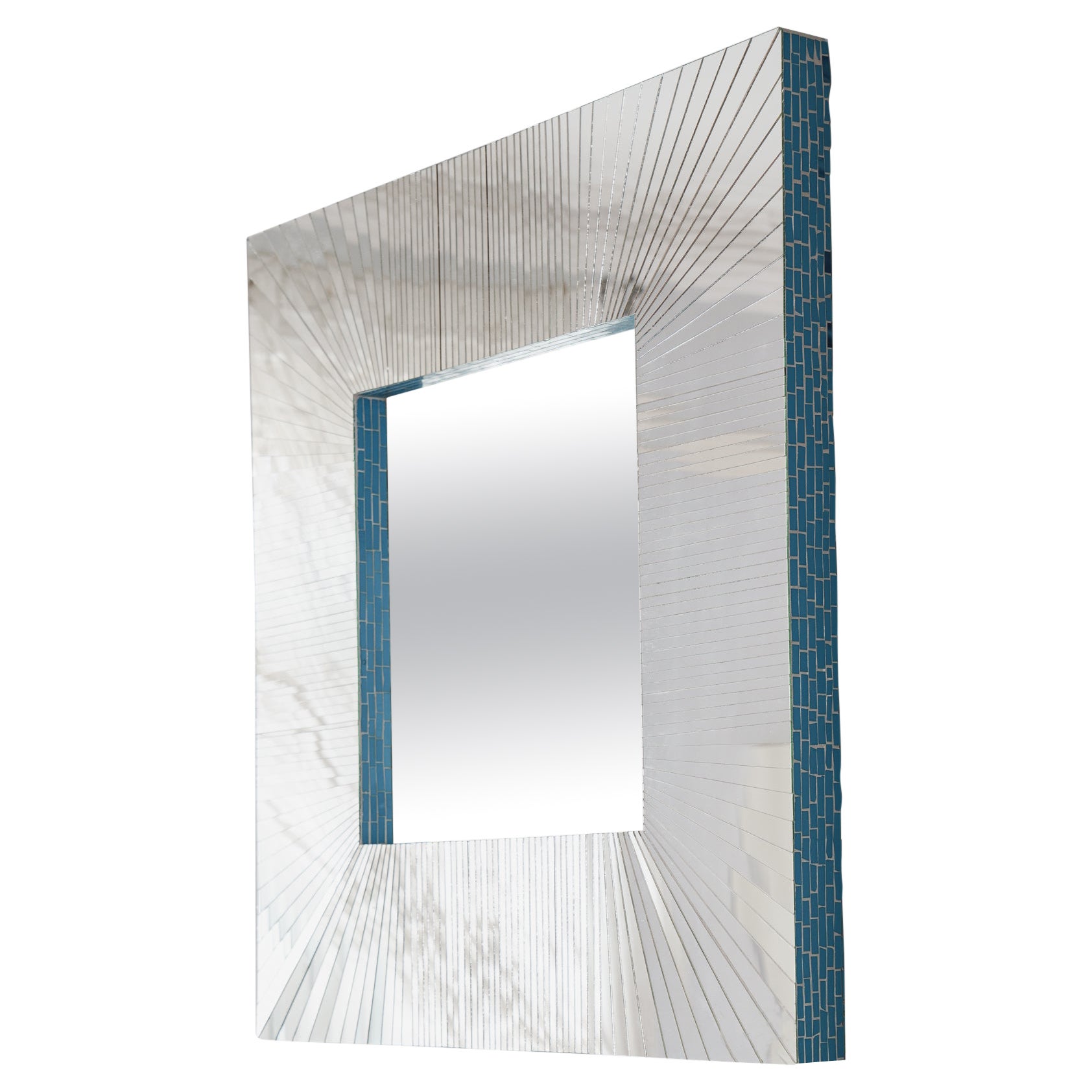 Quadratischer Deep Ray-Mosaik-Spiegel, handgefertigt im Vereinigten Königreich von Claire Nayman im Angebot