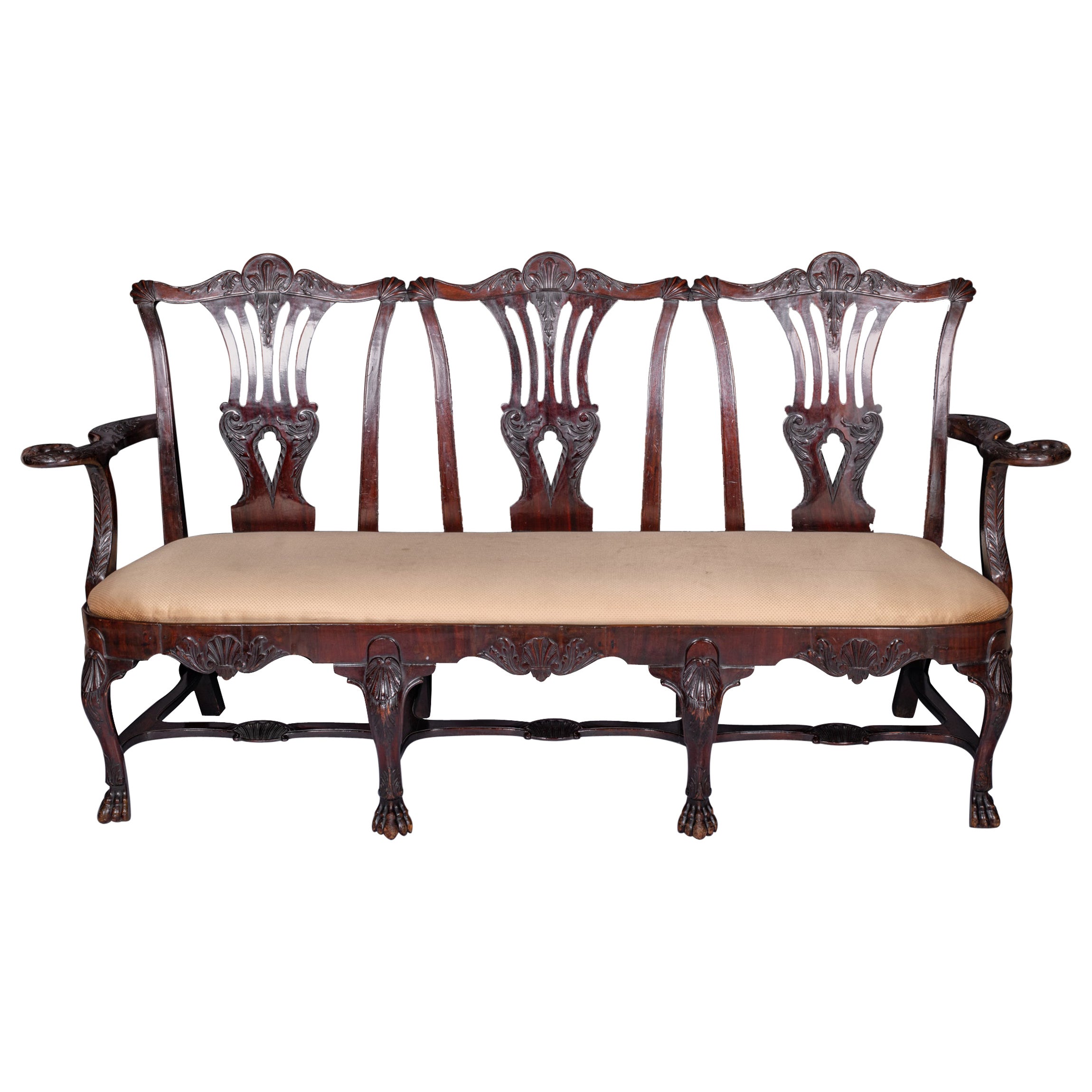 Settee irlandaise du 19ème siècle de style George III à trois chaises à dossier triplé par un majordome de Dublin
