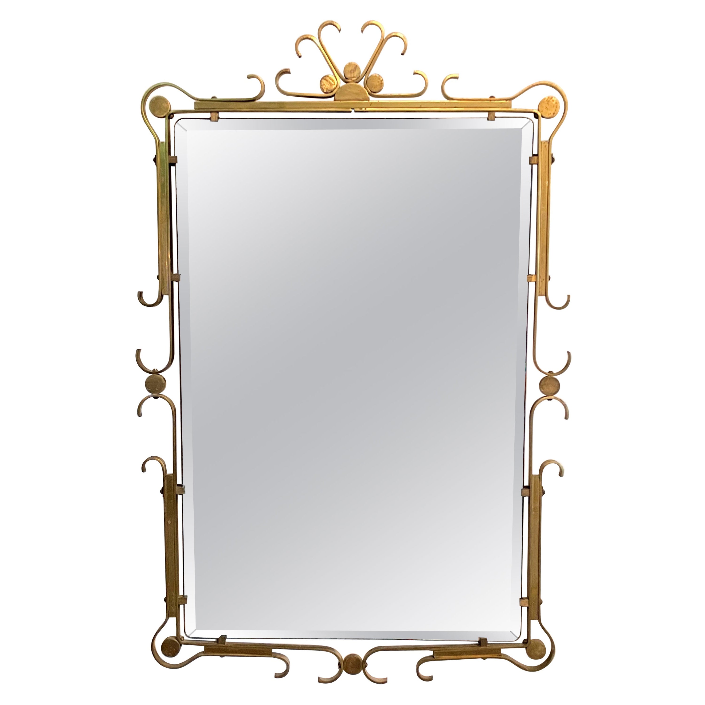 Miroir italien orné en laiton du milieu du siècle dernier