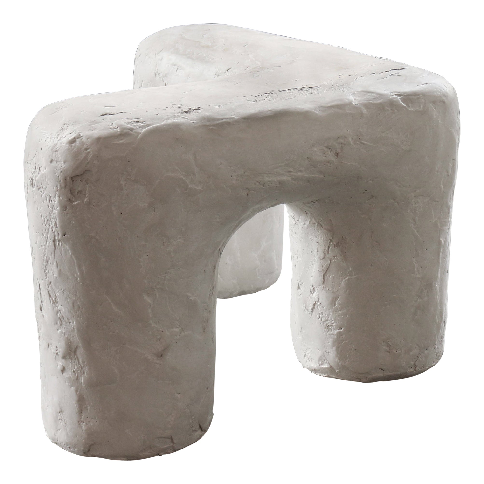 Solid Fluid Spackle Bench in Ceramic and Hydrostone For Sale