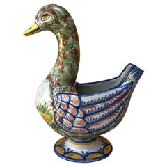 Insolite vase en faïence française représentant un canard, Quimper Hubaudiere, vers 1880