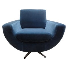 Mid-Century Modern Milo Baughman Style Swivel Chair