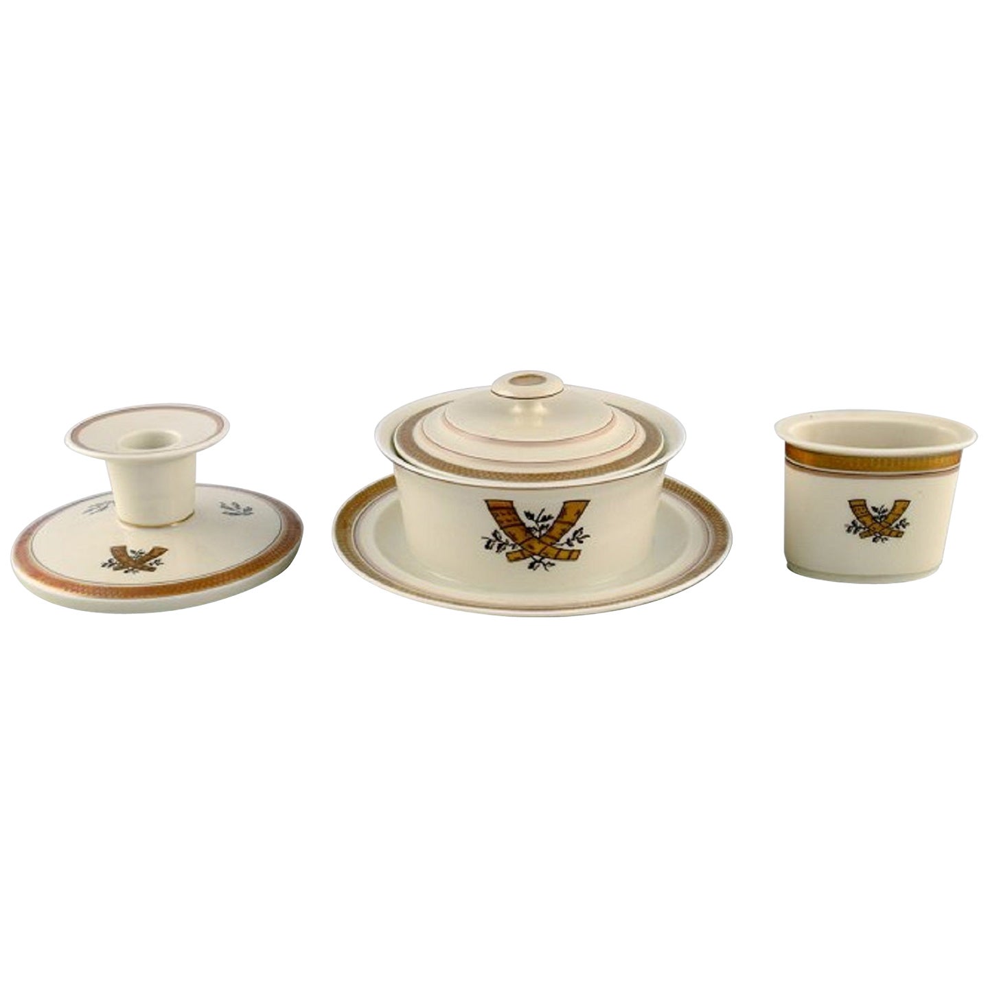 Royal Copenhagen Cuernos de Oro, Candelero, Cuenco con Tapa y Jarrón Pequeño, Años 60