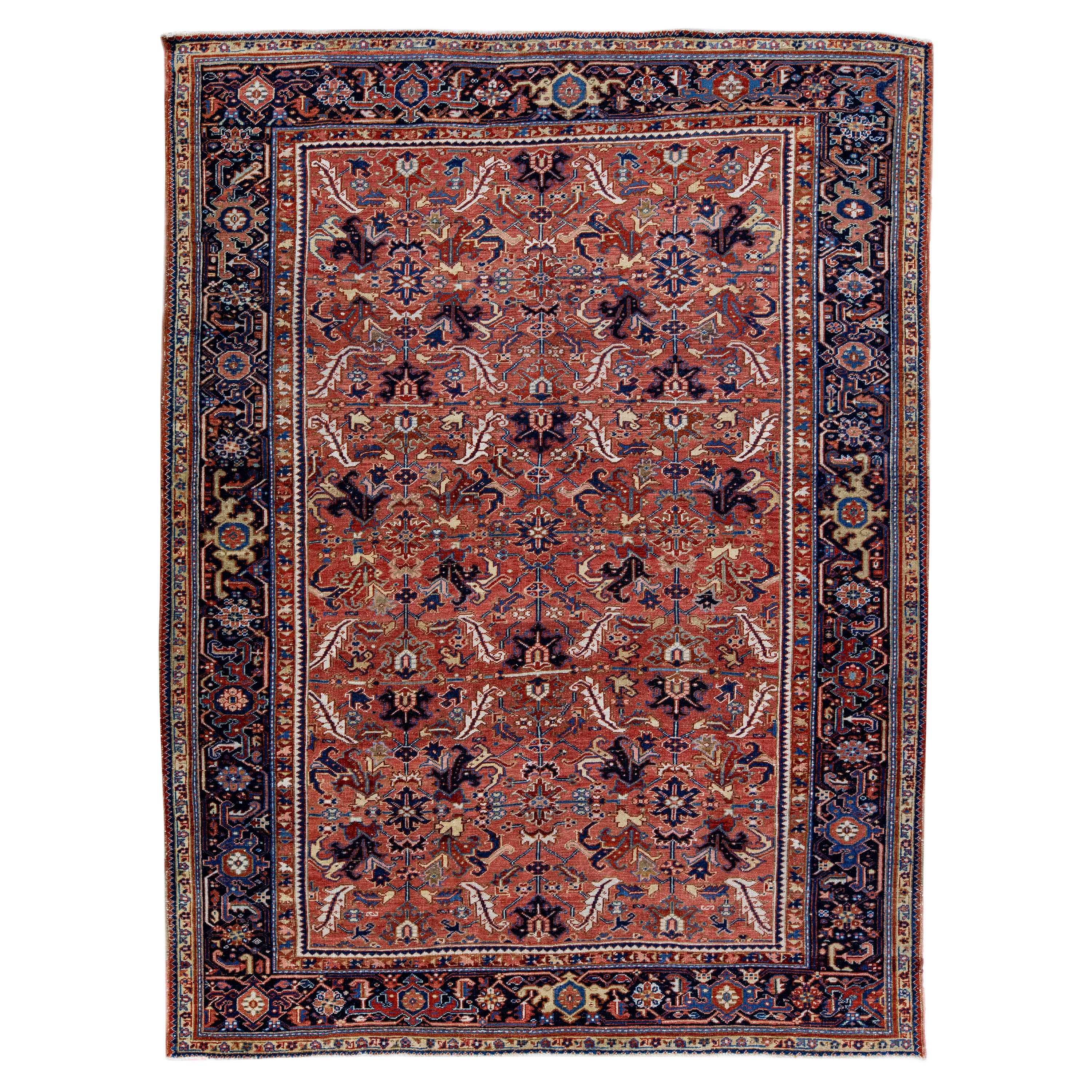 Antiker persischer Heriz handgefertigter geometrischer Allover-Teppich aus rostfarbener Wolle