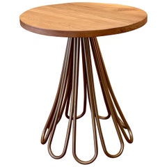 Table d'appoint Fleur en métal neuf avec plateau en bois de chêne, intérieure et extérieure