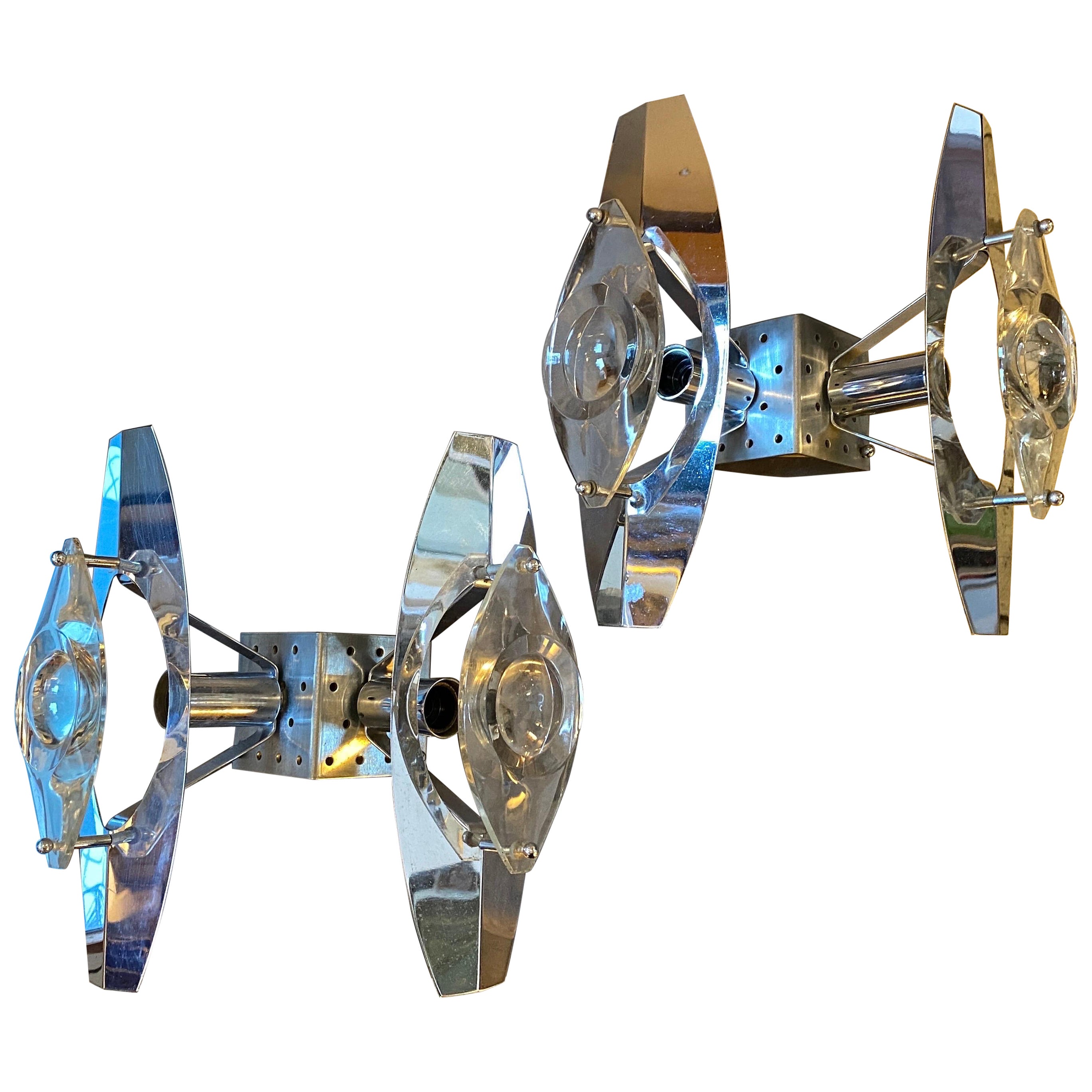 1970s Set of Two Oscar Torlasco Space Age Chromed Metal and Glass Wall Sconces For Sale