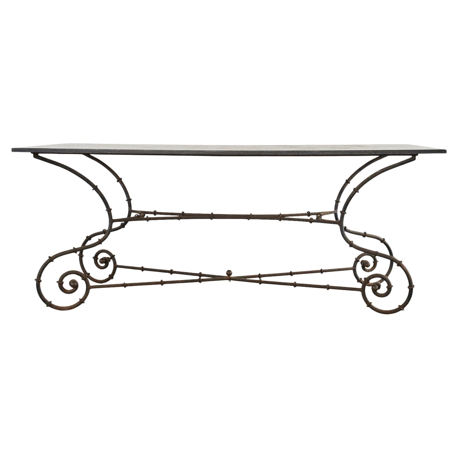 Table de salle à manger de jardin du milieu du siècle en faux bambou et en fer avec plateau en ardoise