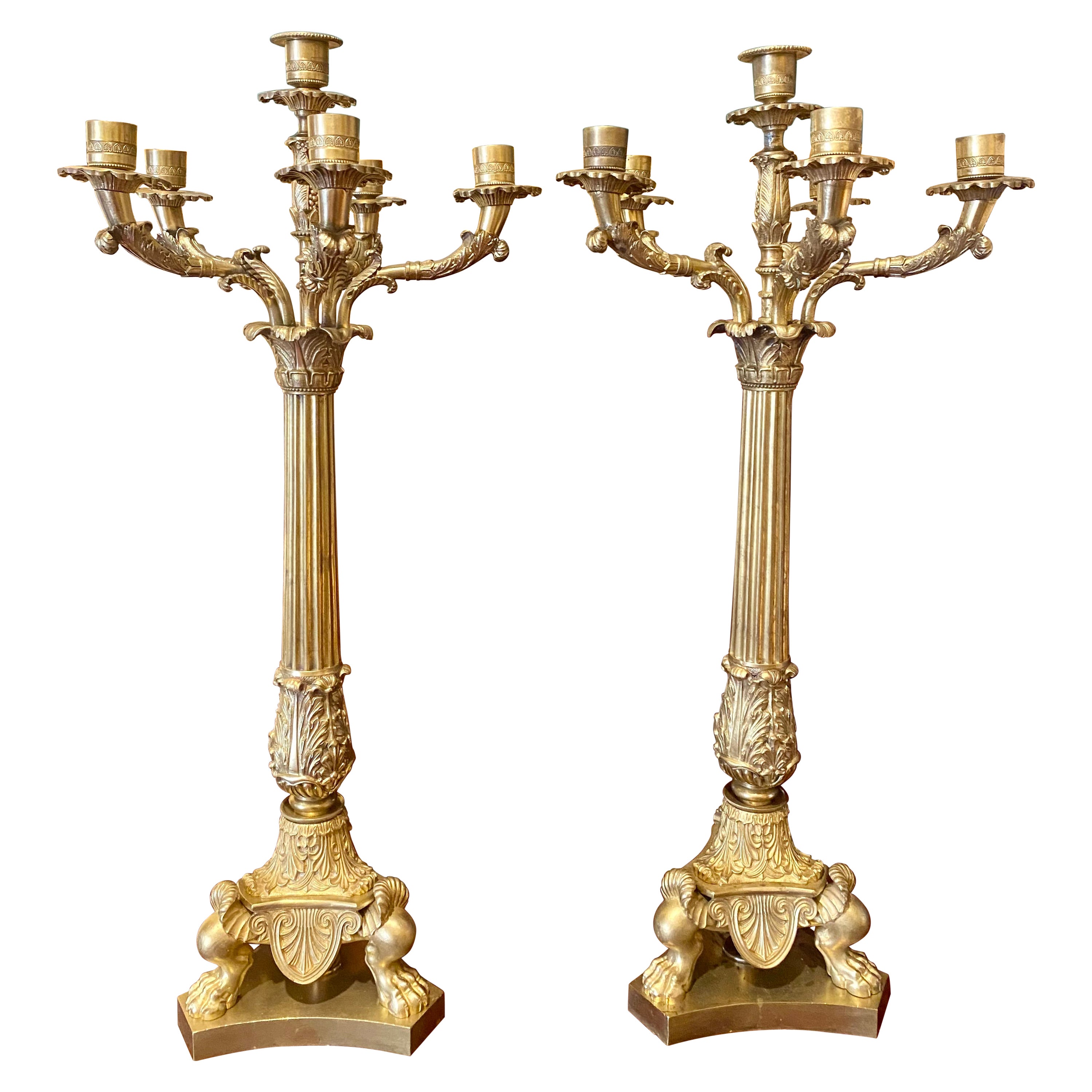 Paar antike französische Empire-Kandelaberlampen aus Goldbronze, um 1890-1900 im Angebot