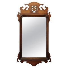 Miroir en noyer de style Feder