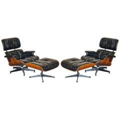 Paire de fauteuils lounges Eames No1 en bois dur Herman Miller de 1960 restaurée Ottomans