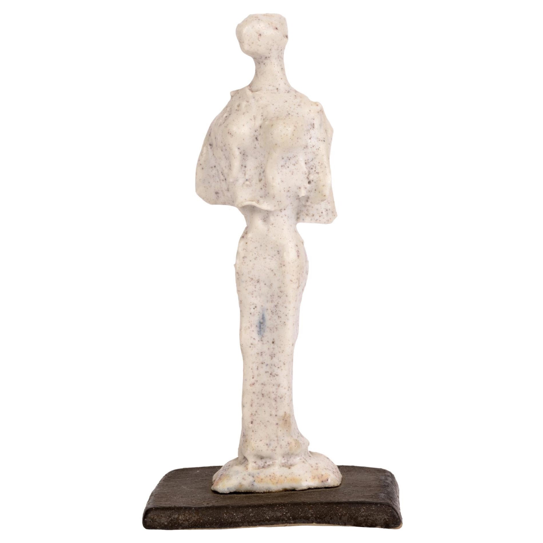 Adam Dworski Figura escultórica de señora de Studio Pottery en venta