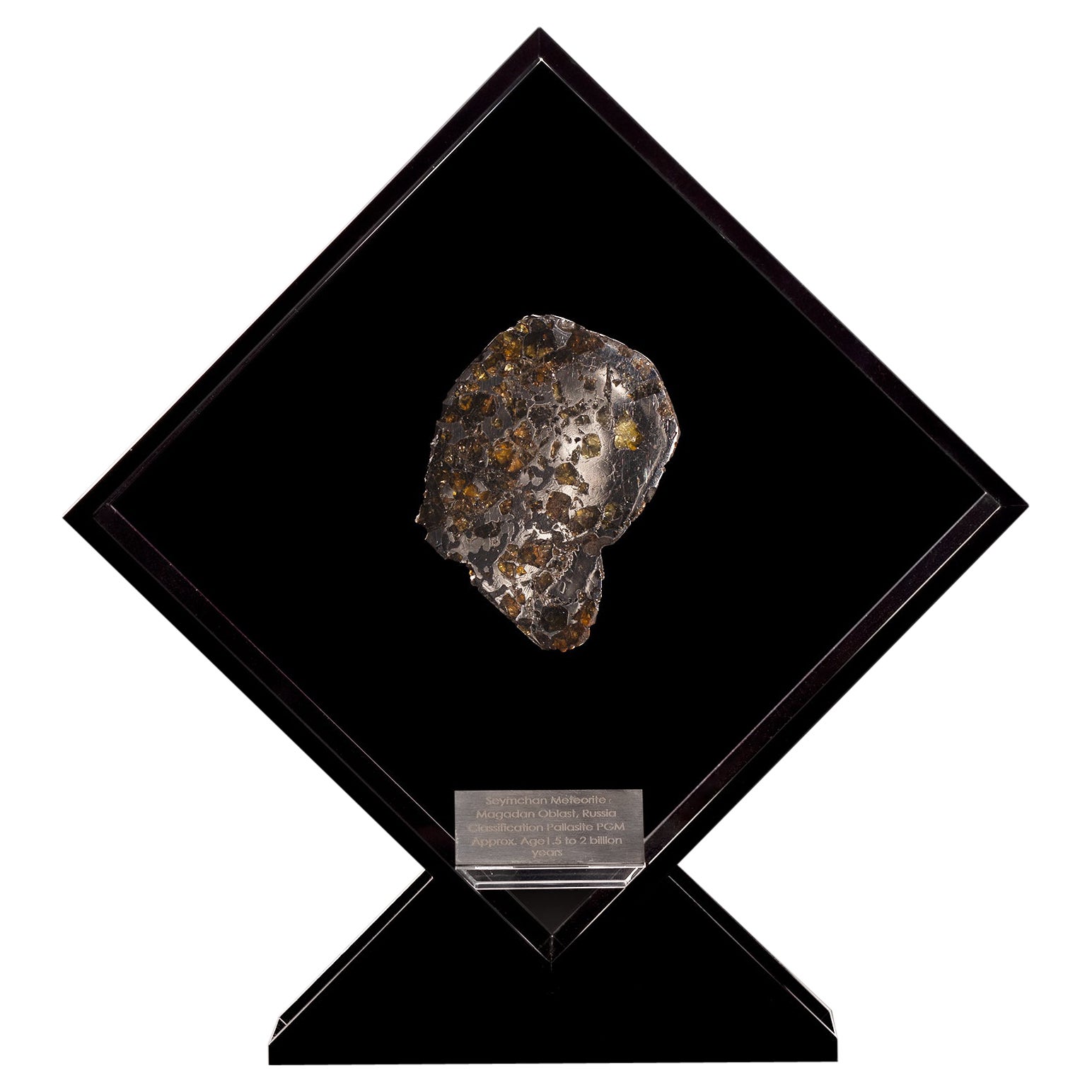Conception originale, Seymchan avec Olivine Meteorite dans une vitrine en acrylique noire