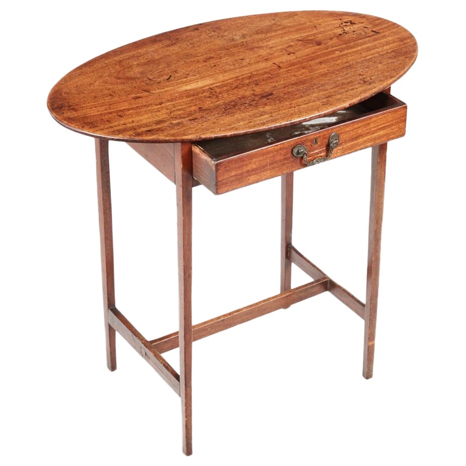 Early 19th Century Mahogany Oval-Topped Occasional Table For Sale