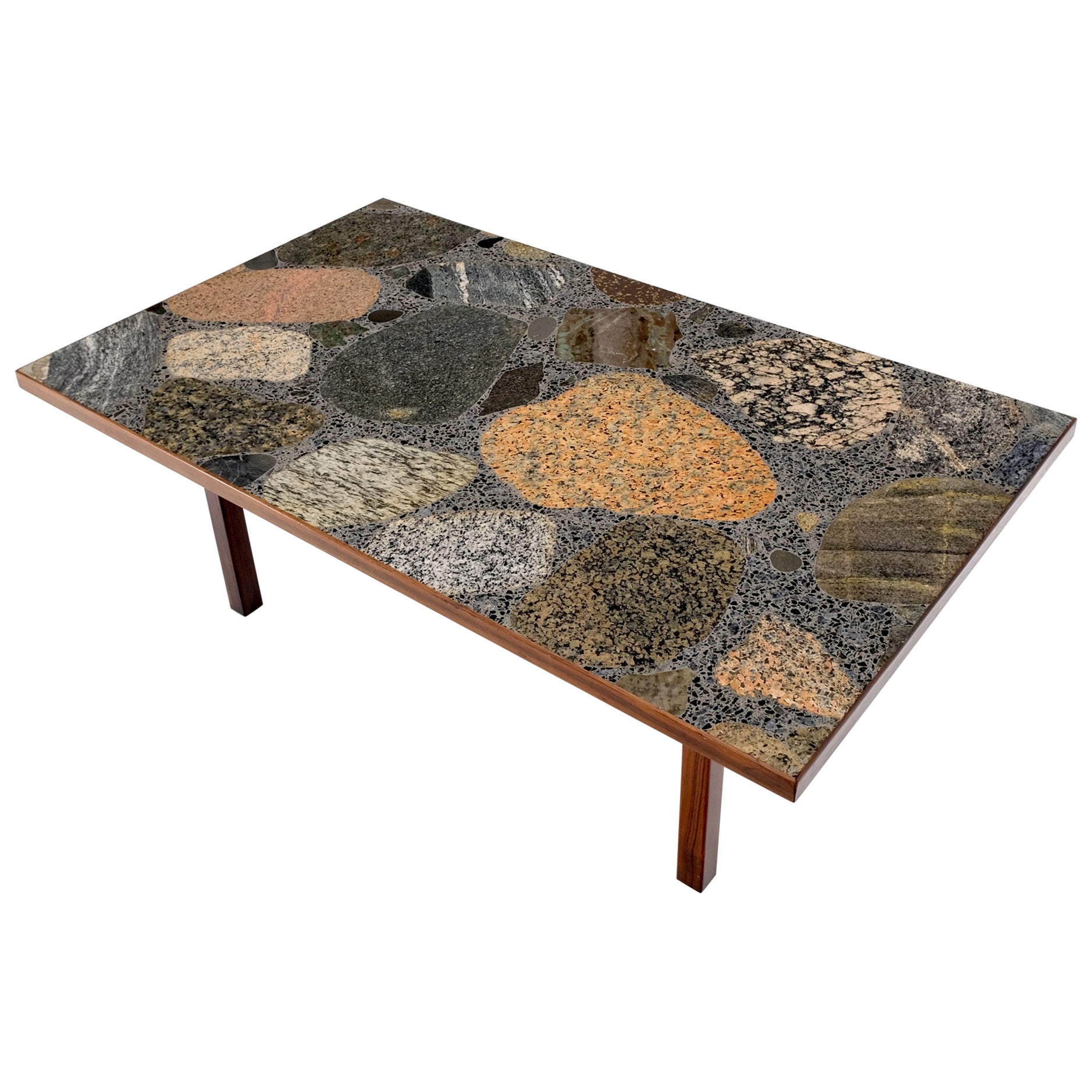 Table basse moderne danoise rectangulaire en bois de rose massif avec base en terrazzo et plateau en granit