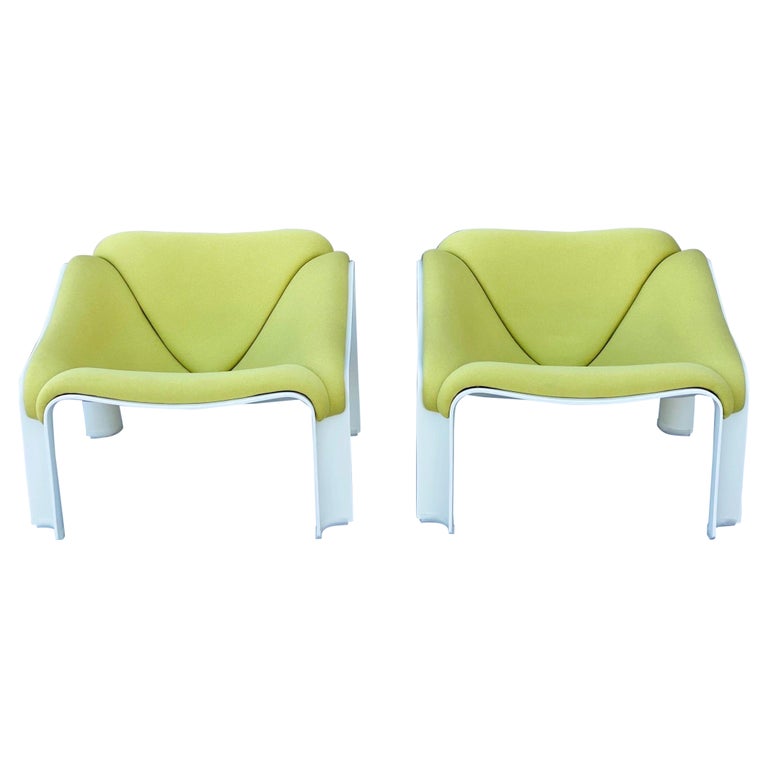 1970s Pierre Paulin for Artifort F303 Lounge Chair, a Pair For Sale