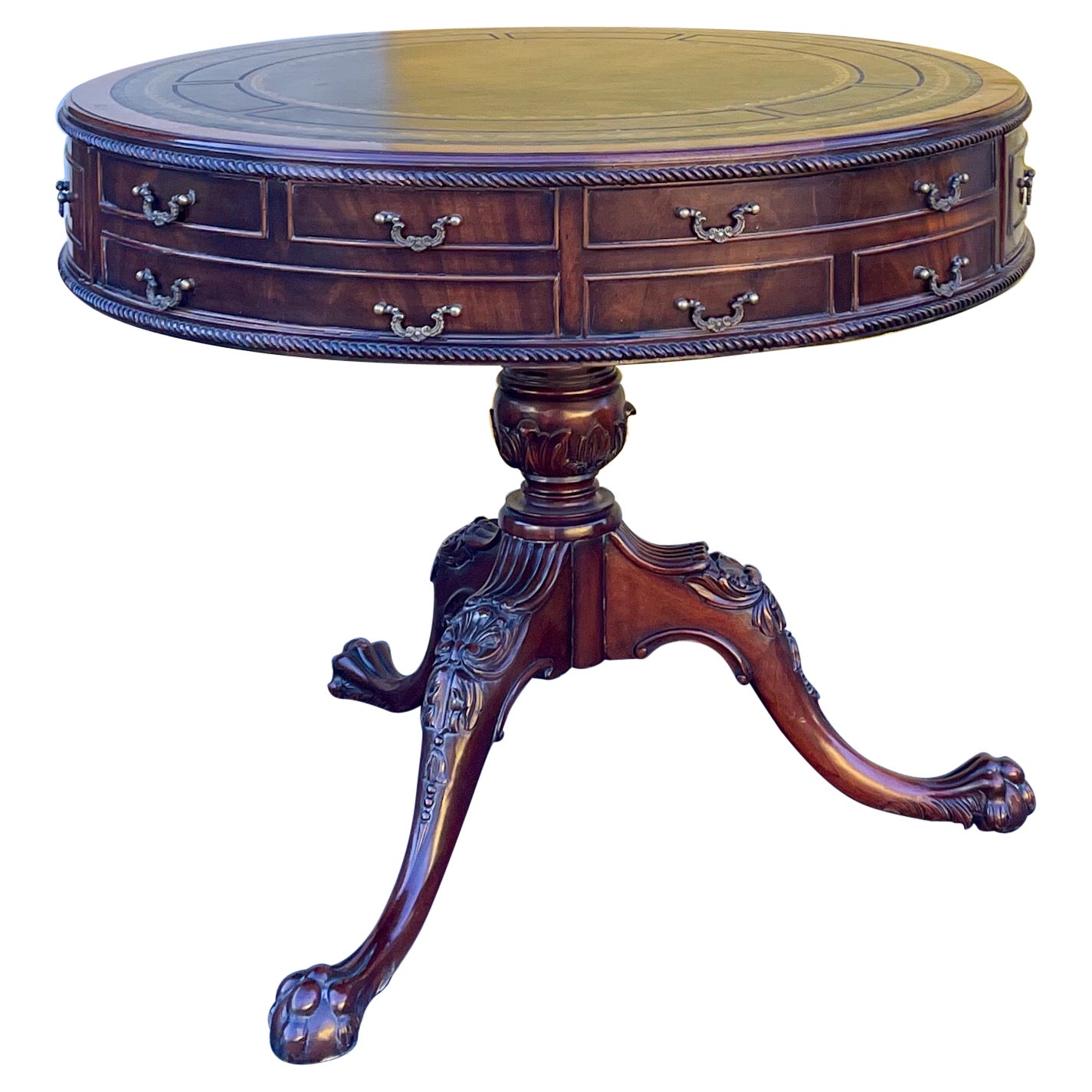Table à tambour anglaise de style géorgien en acajou avec plateau en cuir et pieds en forme de boule et de griffe