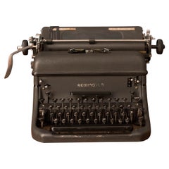 Type-writer Remington Rand modèle 17 noir mat vintage