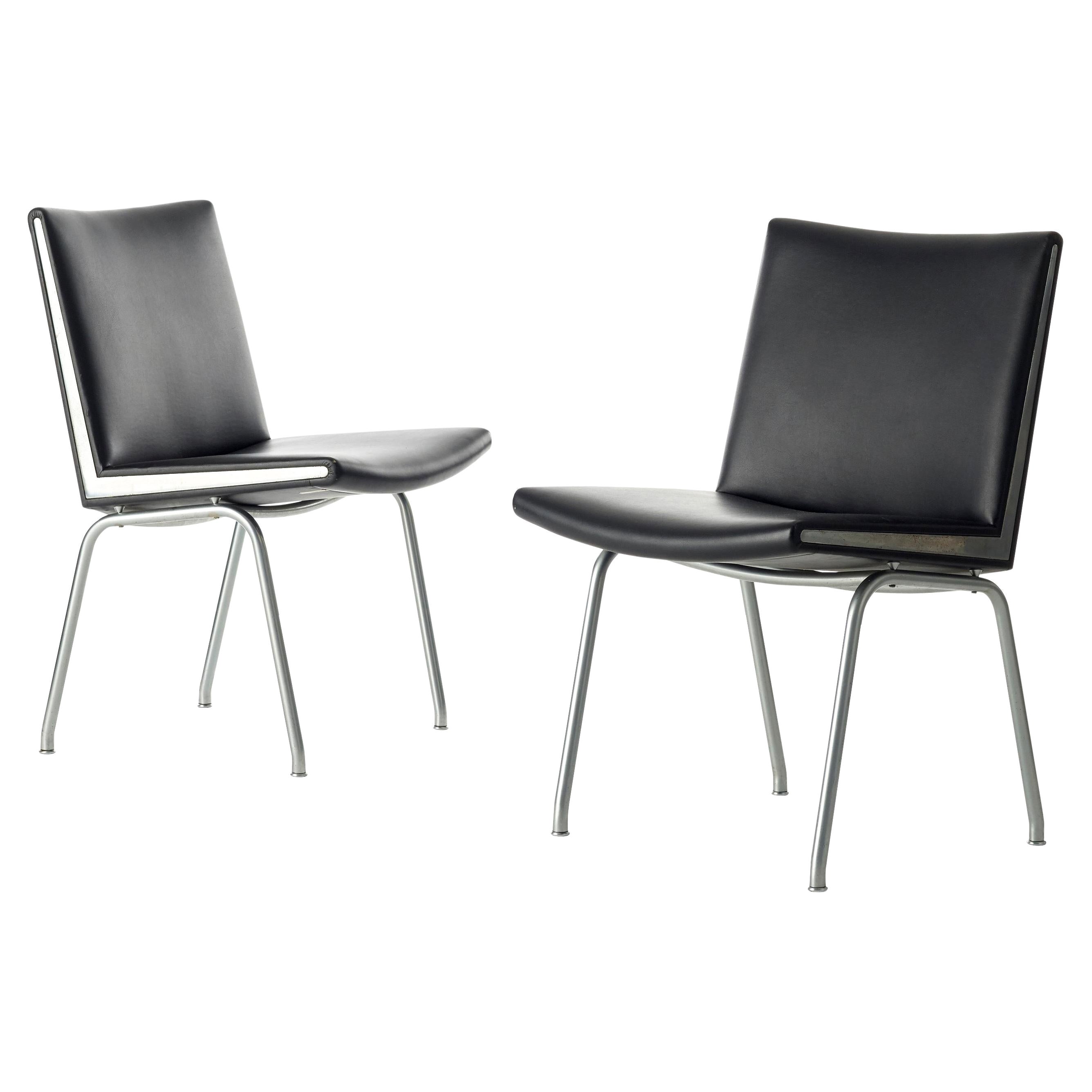 Set of Two Black Vinyl and Steel Kastrup Chairs by Hans Wegner For Sale