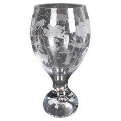 Vase en cristal taillé à la main de la Maison de Mottl avec scènes d'horlogerie