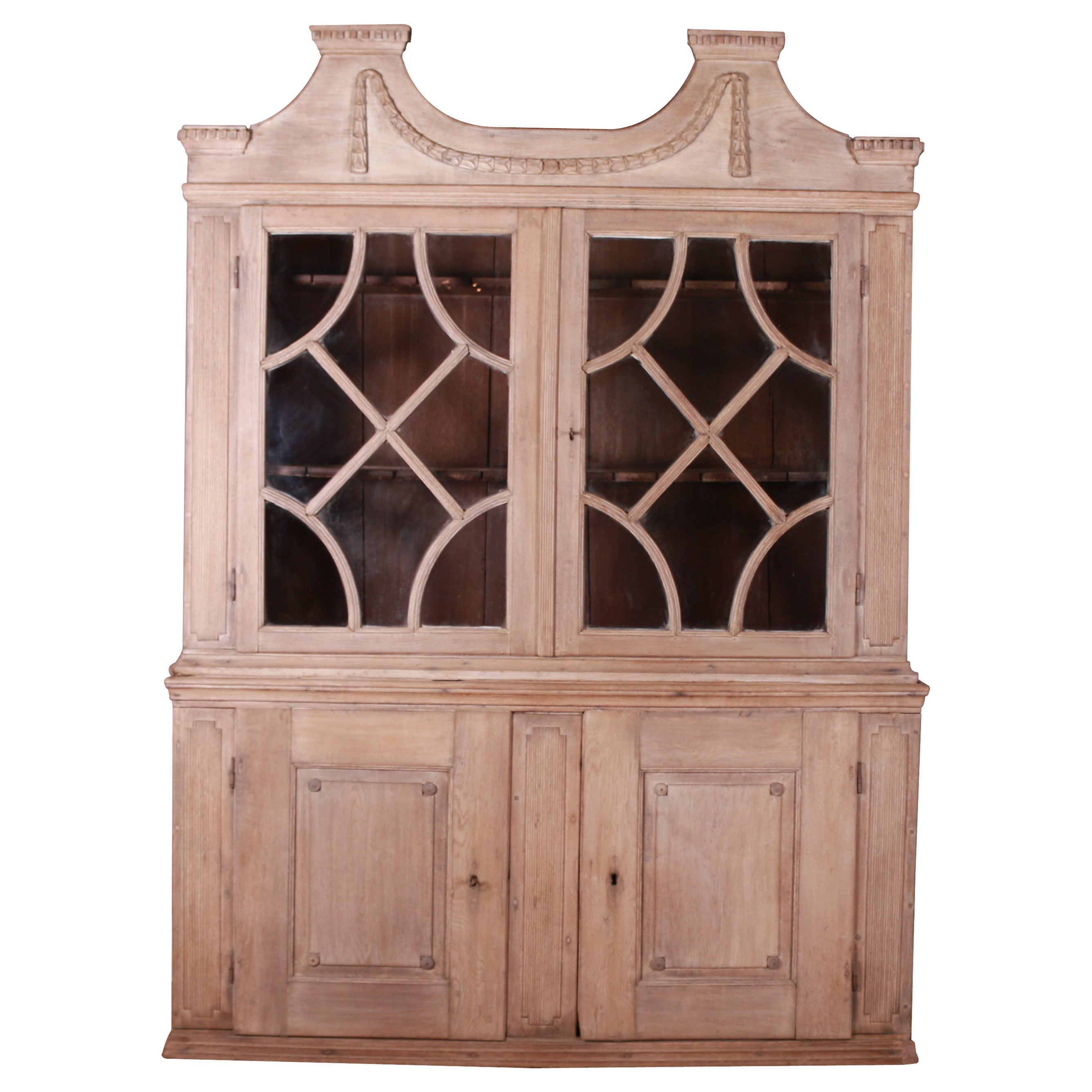 An Irish 18th Century Walnut Display For Sale at 1stDibs