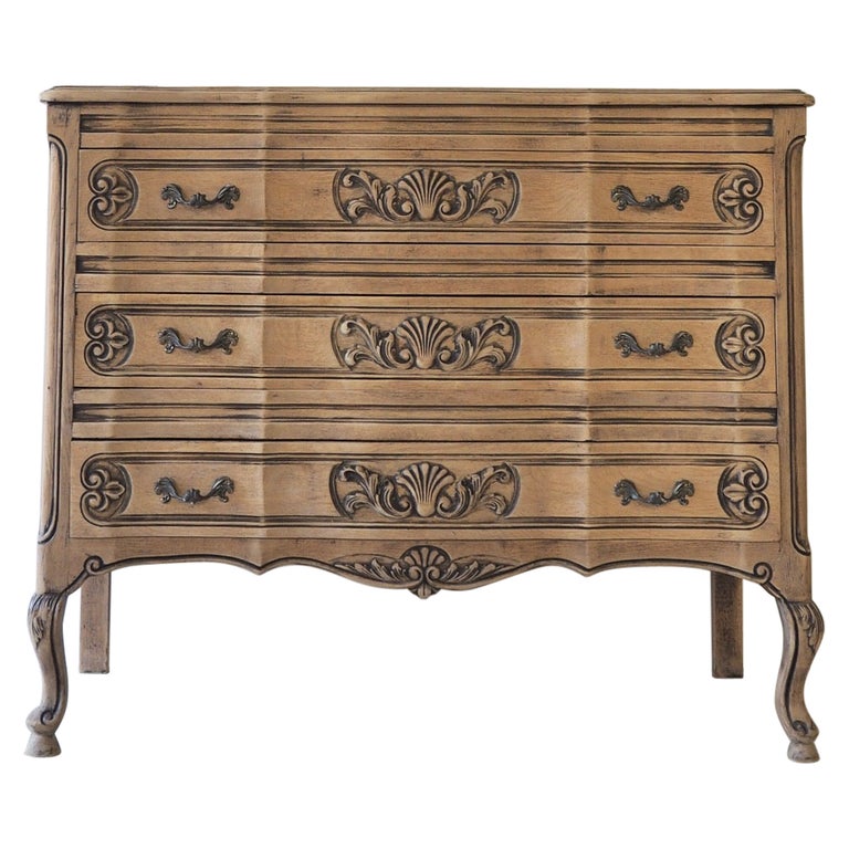 Kommode im Vintage-Stil aus Rohholz bei 1stDibs