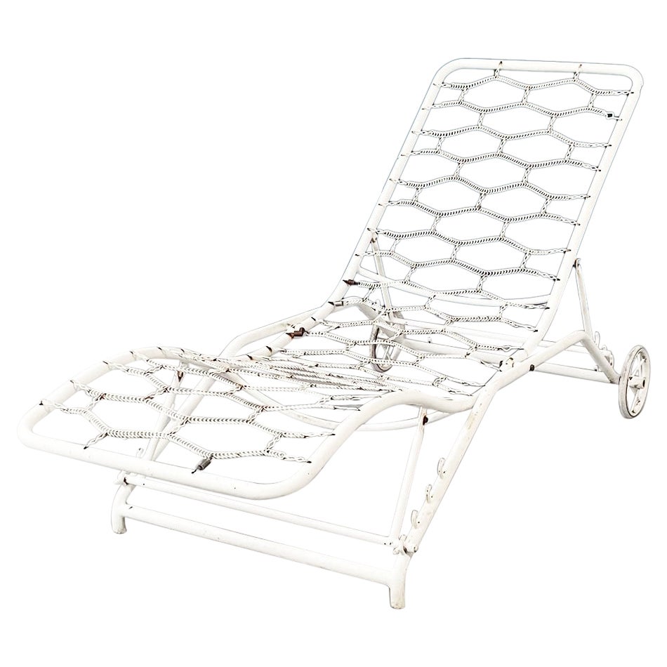 Italian Mid-Century Modern White Iron Deck-Chair, 1960s For Sale