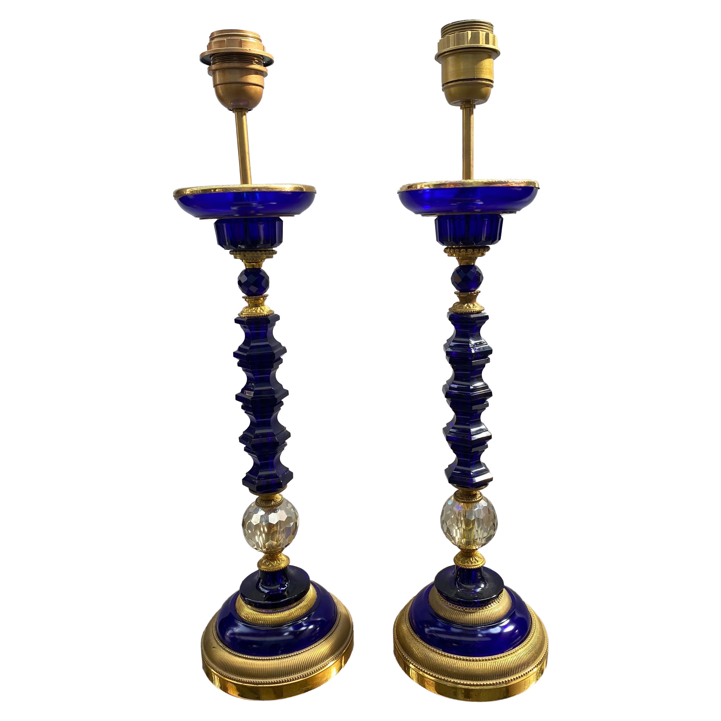 Paire de socles de lampes en cristal bleu saphir avec base en bronze doré