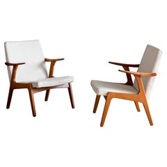 Danish Mid-Century Pair of Kurt Olsen Lounge Chairs in Teak and Grey Wool