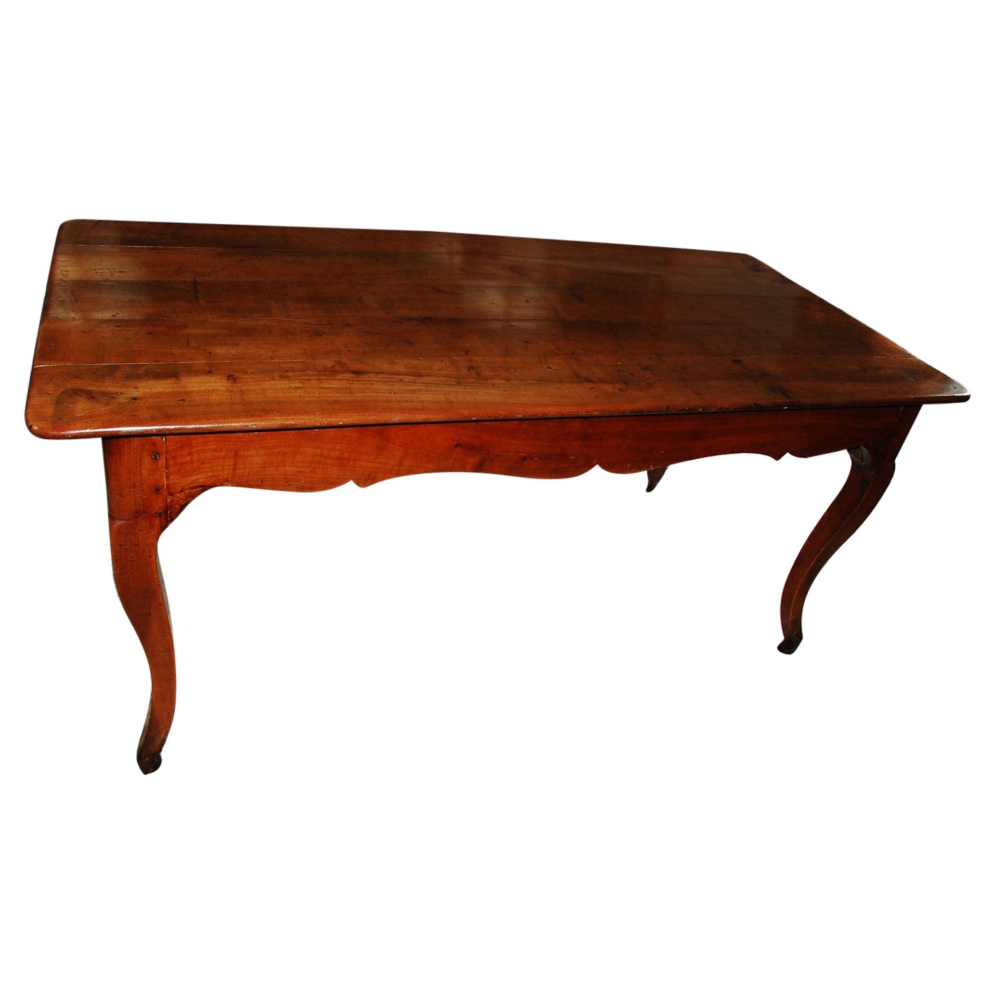 French Early 19th Century Farmhouse Table in Cherry with Cabriole Legs
