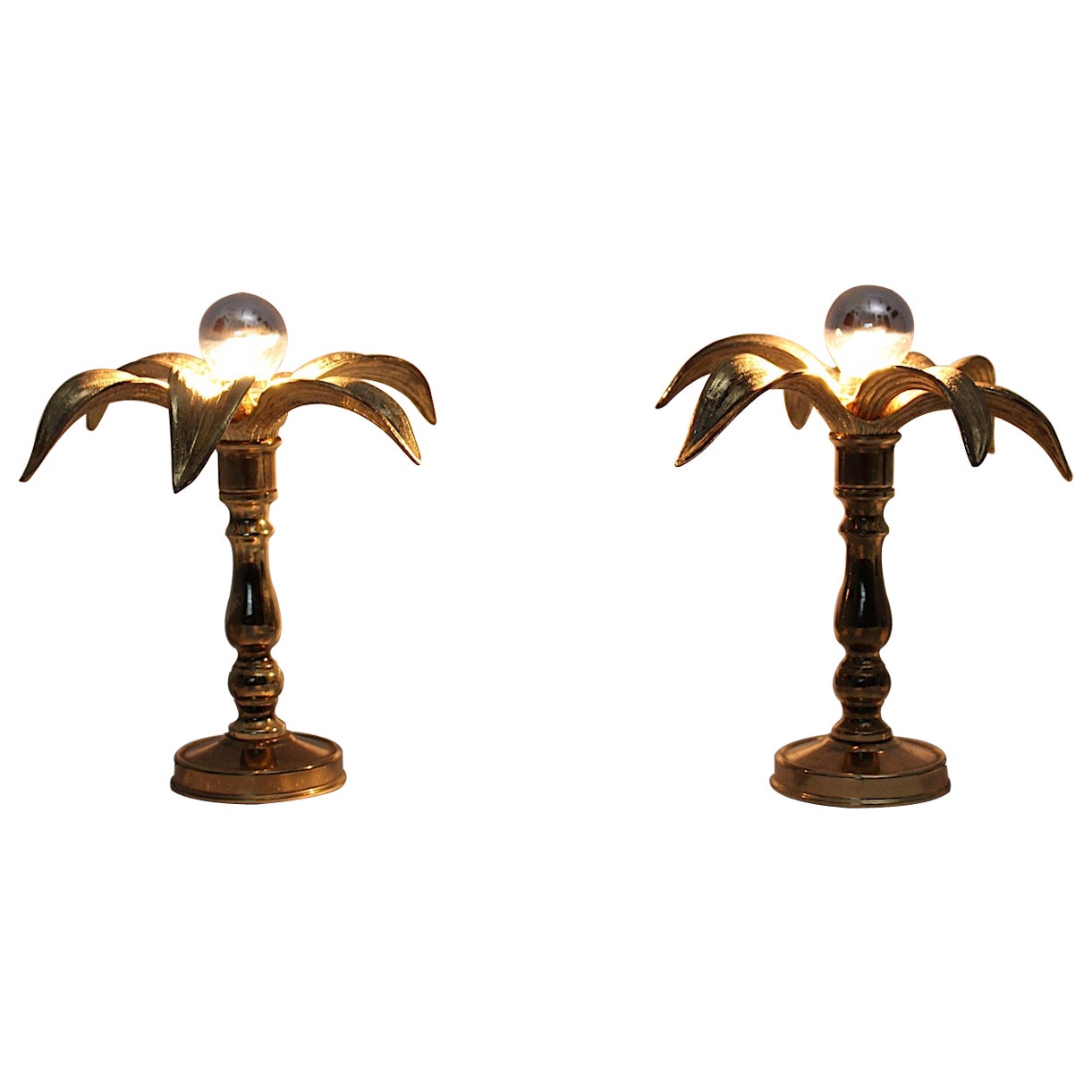 Hollywood Regency Style Brass Duo Table Lamps Flower Lillies Willy Daro, 1970s For Sale