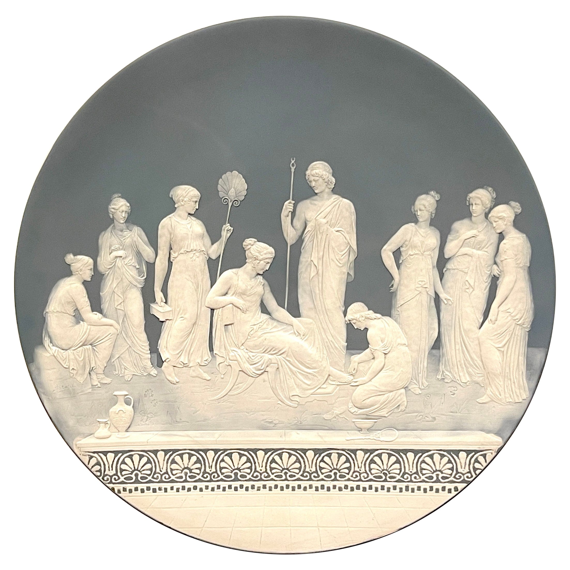 Neoklassischer Platzteller aus Stahl von Johann Baptist Pate-sur-pate / Phanolith mit Hofszenen im Angebot