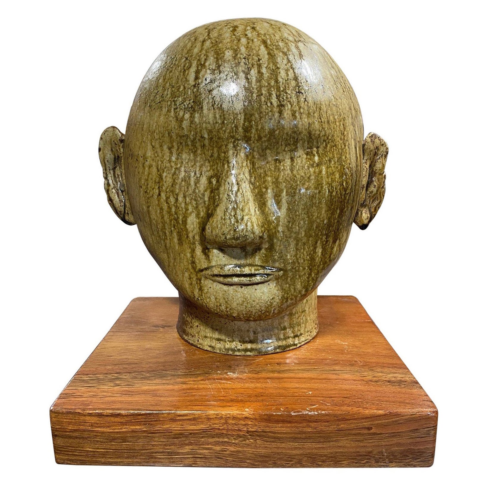 Grande sculpture de tête de Bouddha serein en céramique émaillée verte sur mesure et support en bois