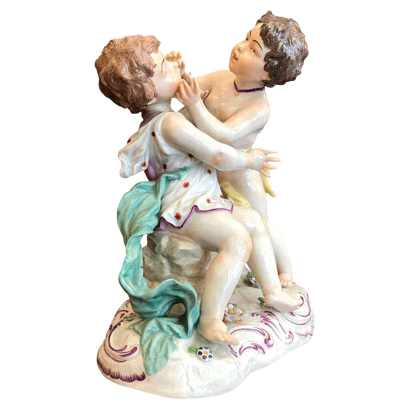 Groupe de porcelaine allemande du 20e siècle avec putti de la manufacture Passau