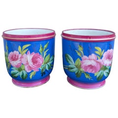 Paire de cache-pots anciens en porcelaine de Paris avec pivoines roses