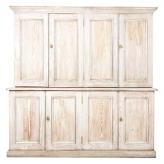 Grande armoire de garde-robe anglaise en pin blanchi du 19ème siècle