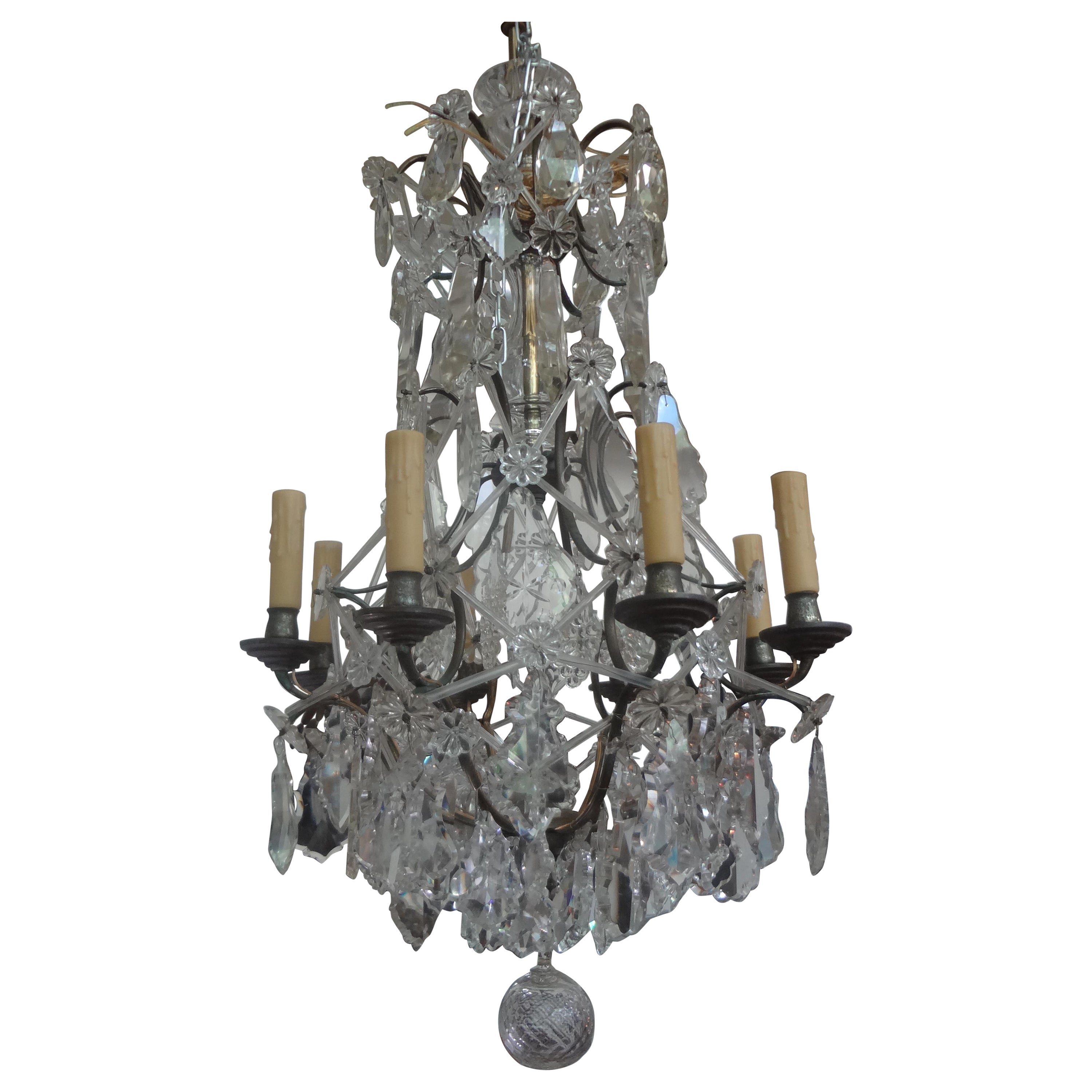 French Crystal and Bronze Chandelier Attributed to Maison Baguès For Sale