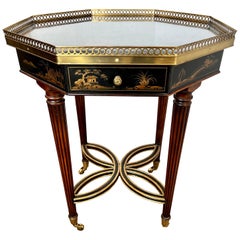 Theodore Alexander Chinoiserie achteckiger Tisch, schwarz lackiert und mit Gold-Akzenten