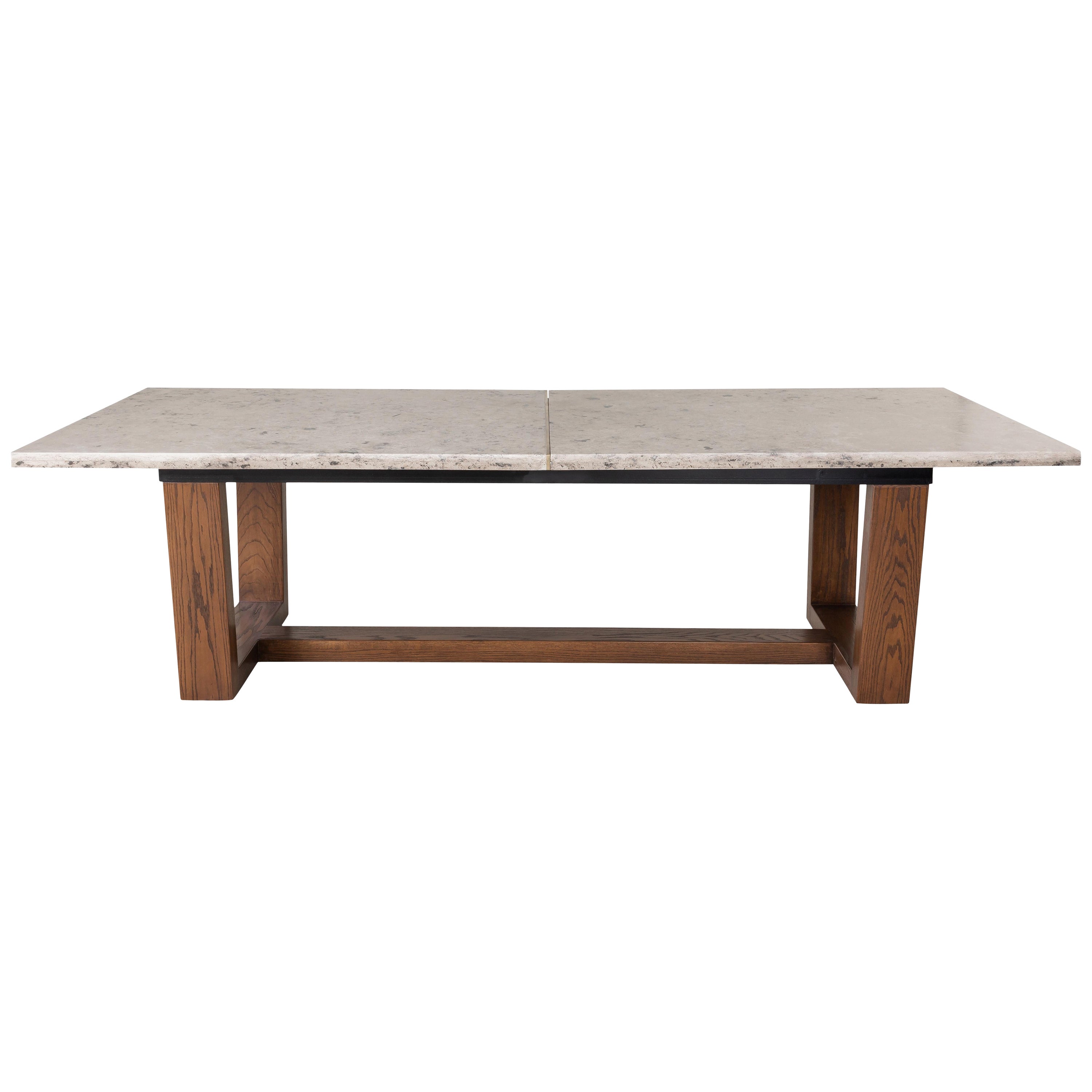 Table de salle à manger Jura grise sur socle en noyer avec bande en bronze en vente