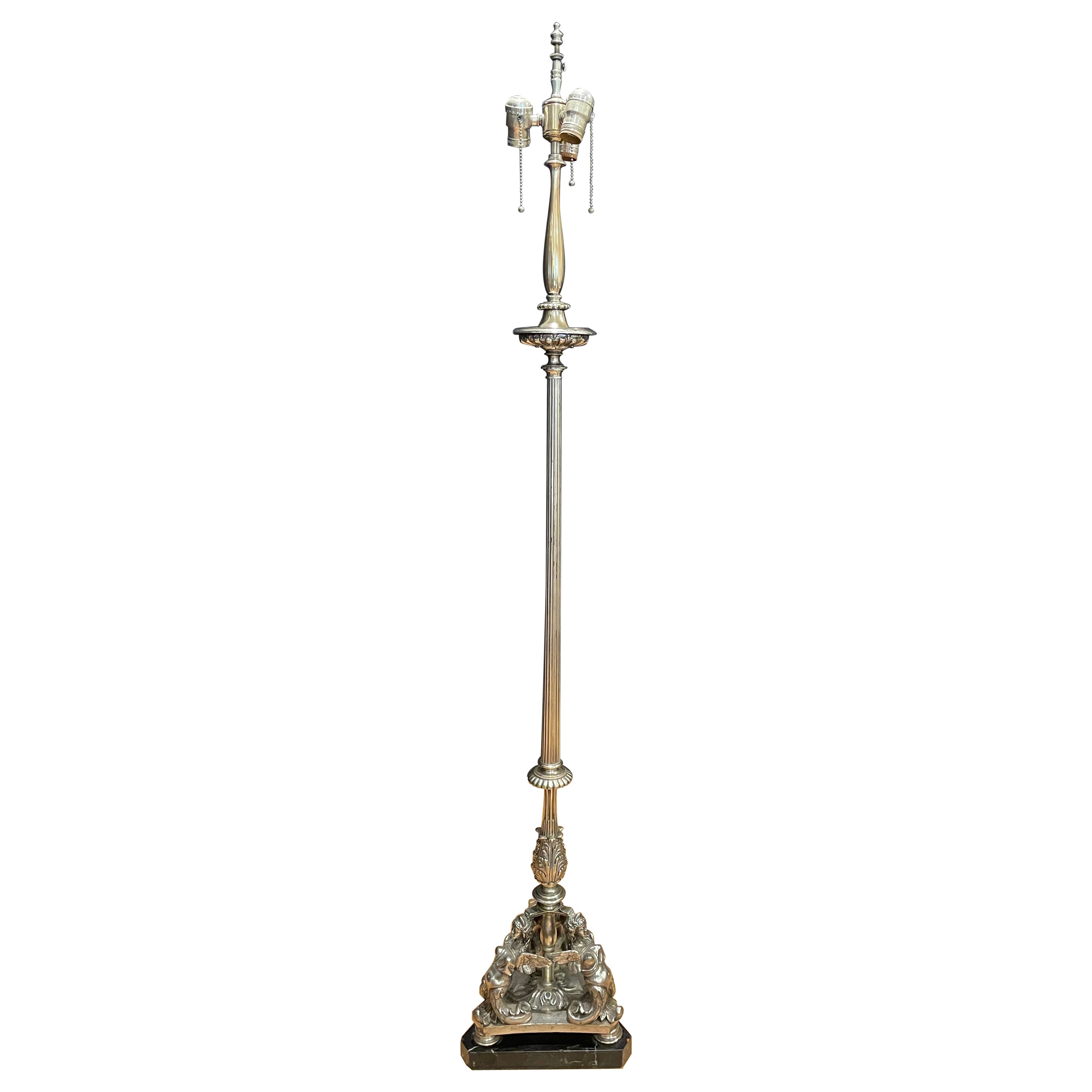 Antike figurale Barock-Stehlampe aus versilberter Bronze
