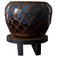 Jardineras japonesas hibachi de finales del siglo XIX con base de madera