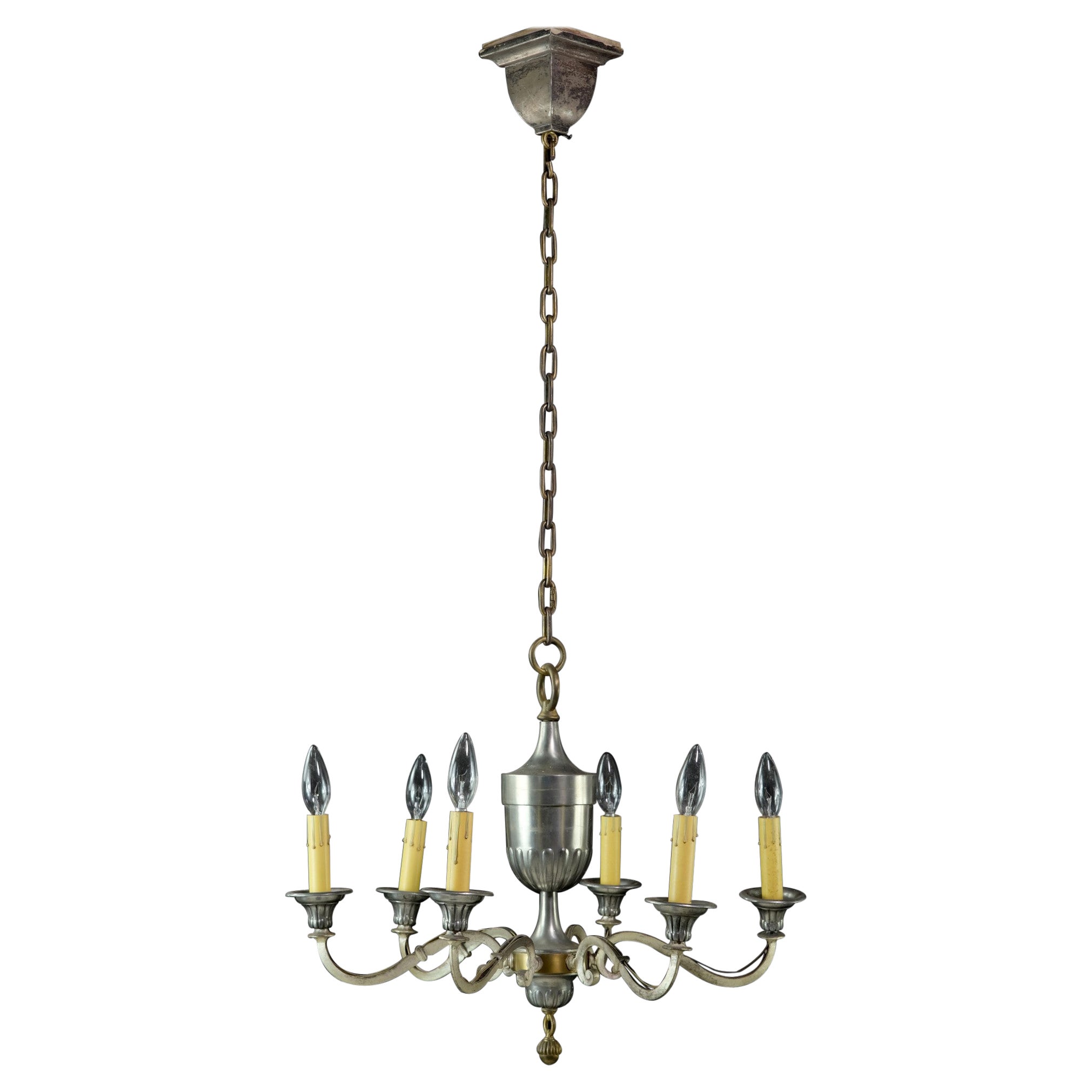 Lampadario in ottone a 6 bracci in stile federale degli anni '40 placcato in nichel con patina originale