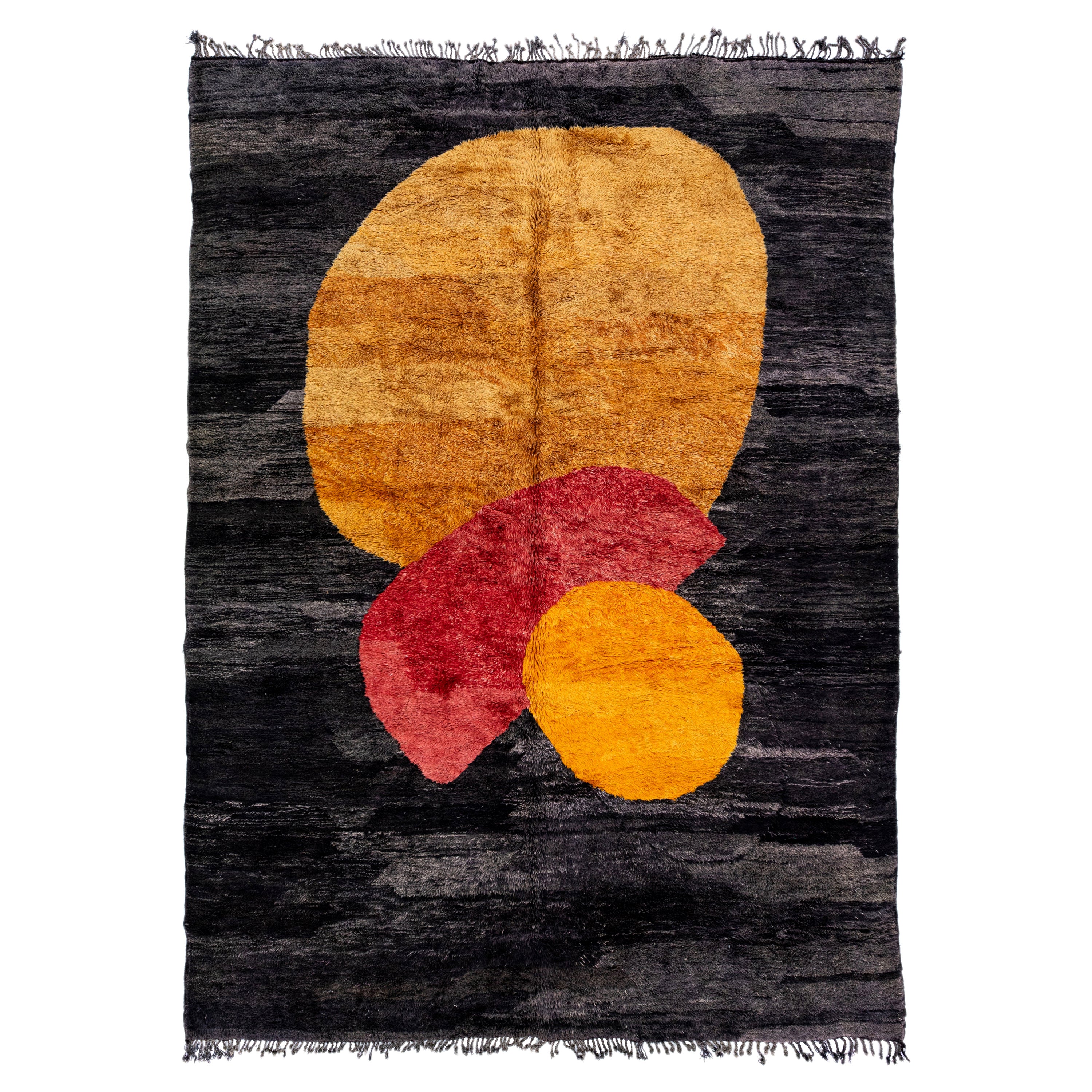 Alfombra marroquí moderna de lana de carbón hecha a mano con diseño abstracto