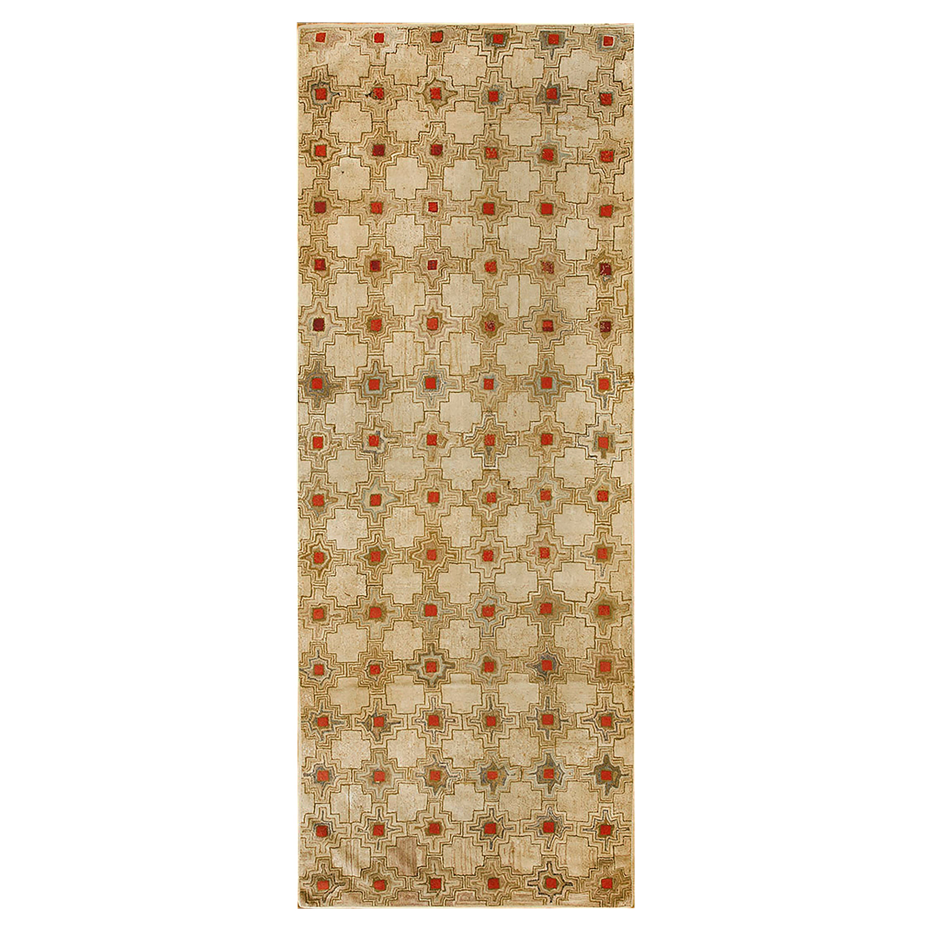 Antiker amerikanischer Kapuzenteppich mit Kapuze  (4' x 10' 10""" - 122 x 330 cm)