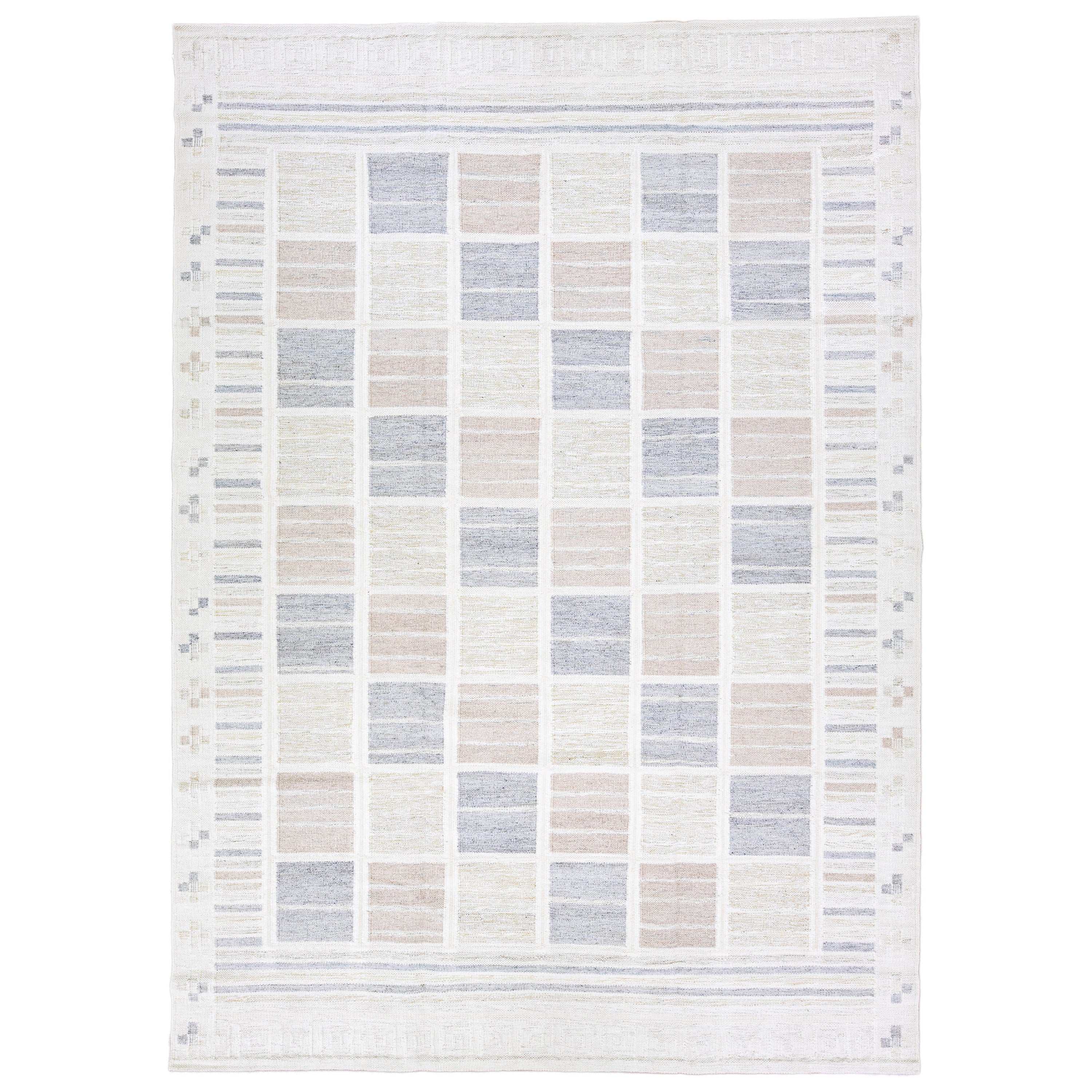 Moderner, moderner, skandinavischer, handgefertigter Wollteppich in Beige in Zimmergröße mit geometrischem Design