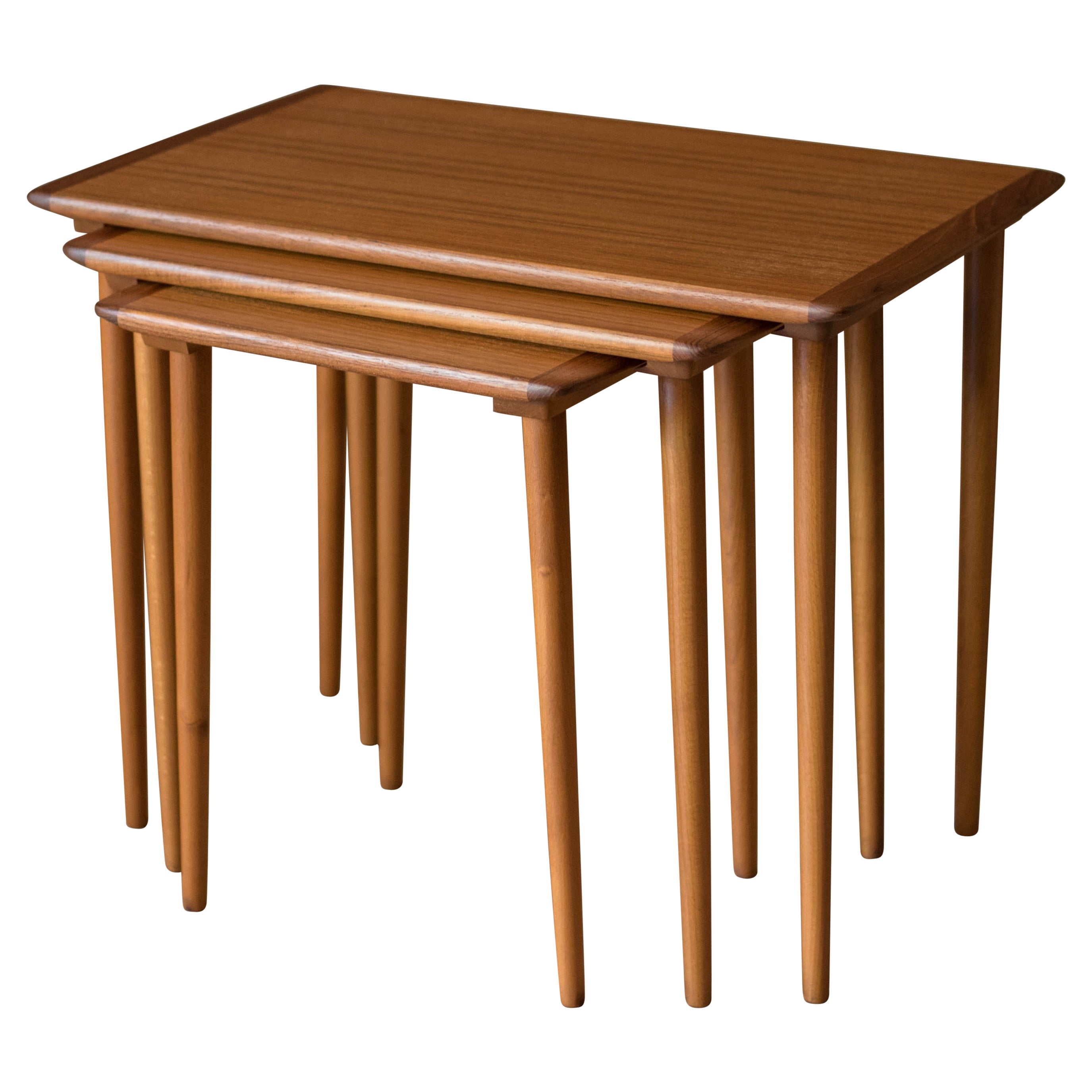 MidCentury Modern Teak Set of Nesting Tables at 1stDibs