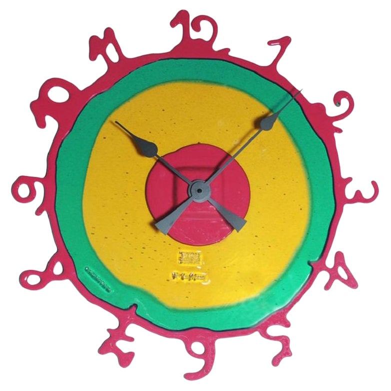 Runde Uhr „The Clock“, groß in klarem Bernstein und Grün, mattem Fuchsia von Gaetano Pesce im Angebot