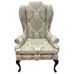 Chaise de lecture vintage à haut dossier Wingback avec élégant tissu d'ameublement à motif cachemire Scalamandre