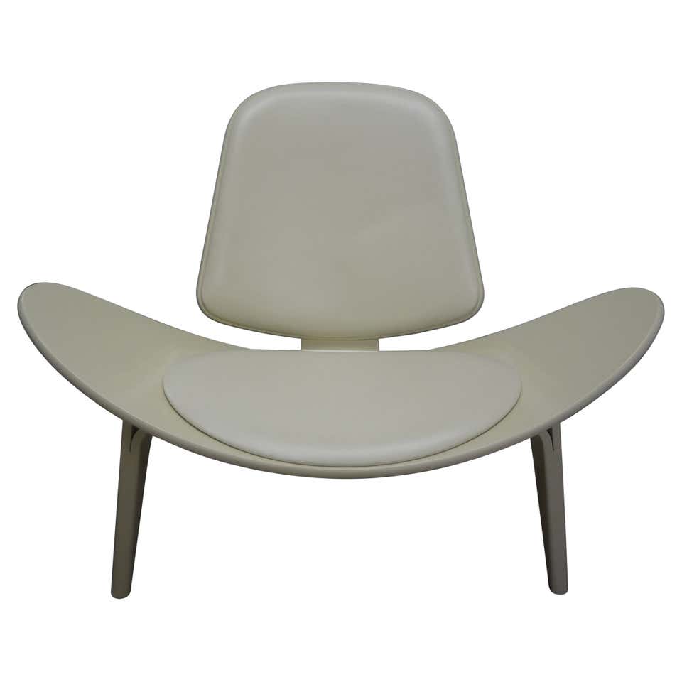 Customizable CH07 Shell Chair in Walnut Oil with Leather Seat by Hans J ...